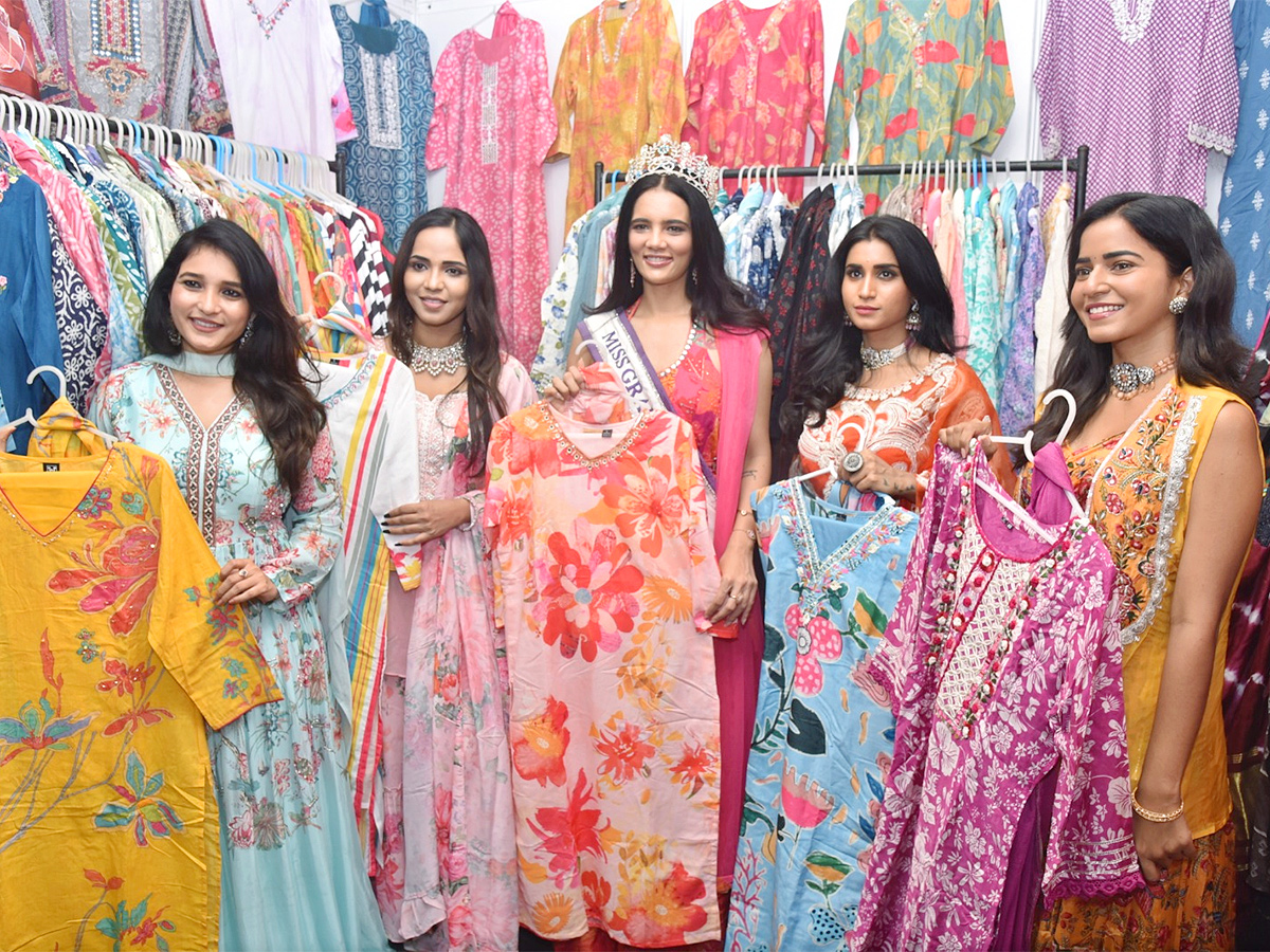 Prachi Nagpal at Fashion Exhibition11