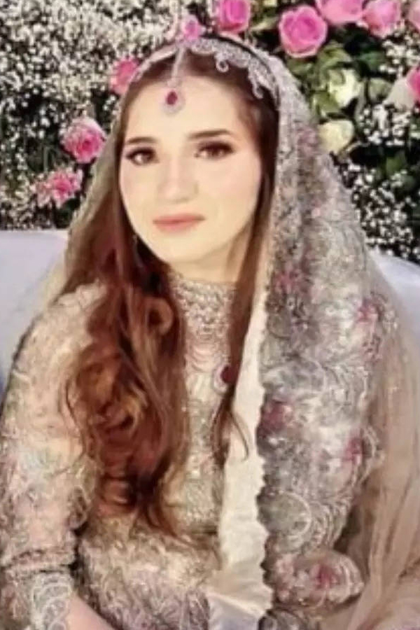 Baby on the way for Pakistan cricket star Shaheen Afridi and his wife Ansha Photos11