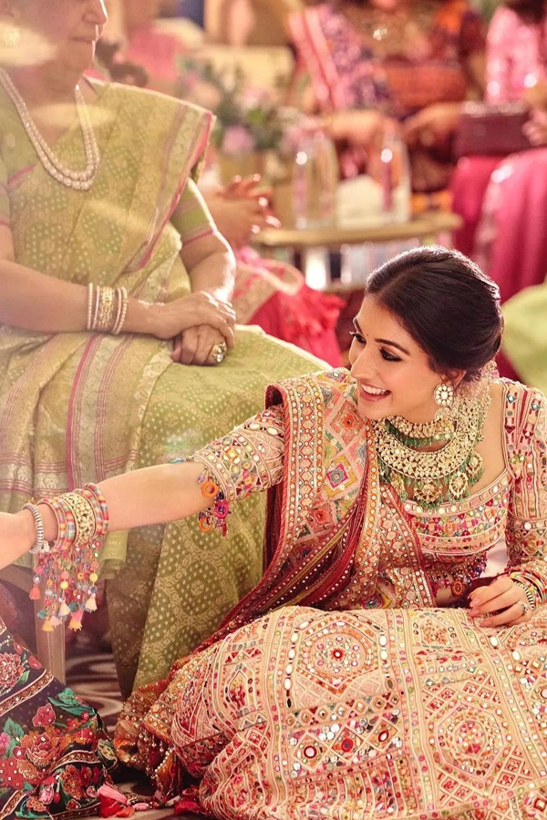 Bride To Be Radhika Merchant's Ultimate Bridal Fashion Photos Viral7