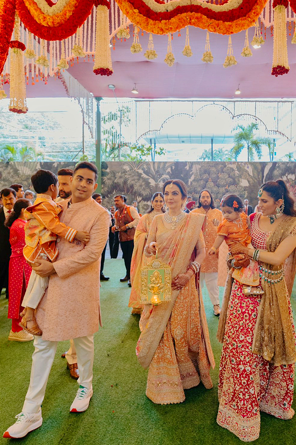 Celebreties Attend Anant Ambani and Radhika Merchant Wedding Photos47