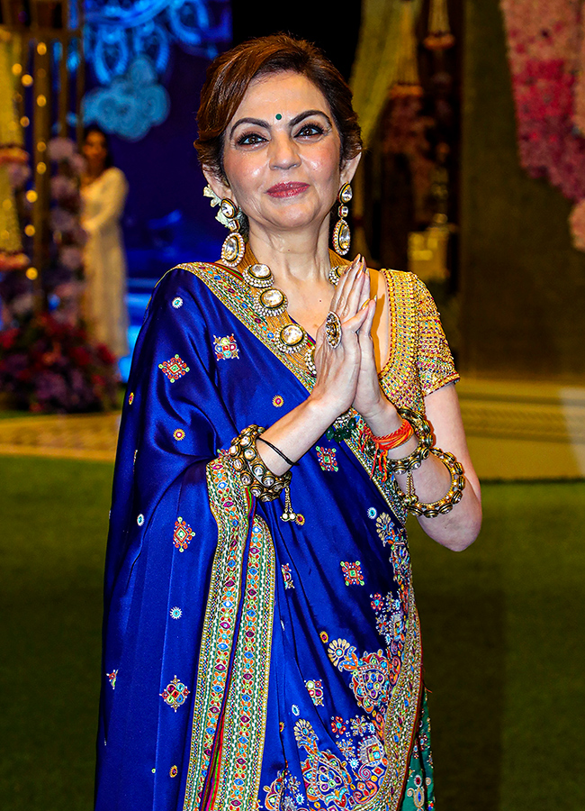 Celebrities in Anant Radhika Wedding And Ambani Family Dandiya Dance Photos20