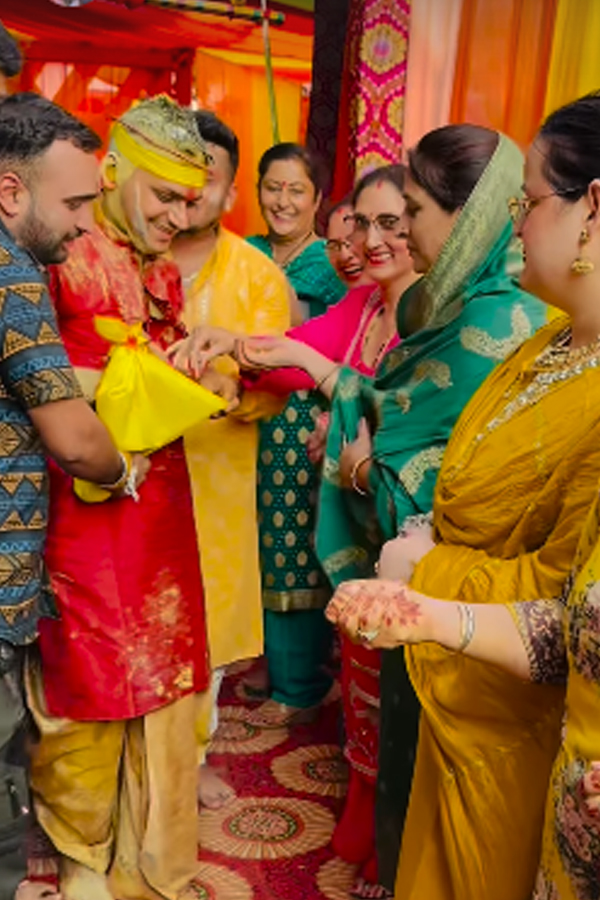 Actress Kangana Ranaut At Her Brothers Wedding Ceremony Photos Viral10