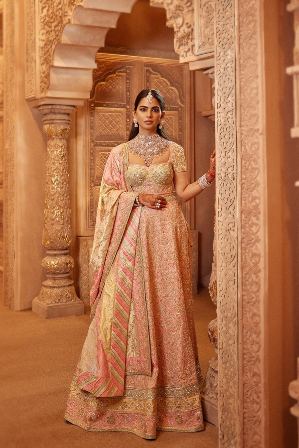 Celebs Wore Beautiful Ghagra And Lehenga For Radhika And Anant Wedding2