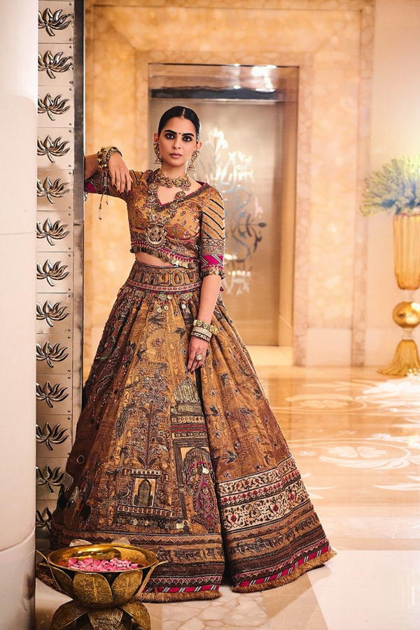 Celebs Wore Beautiful Ghagra And Lehenga For Radhika And Anant Wedding5