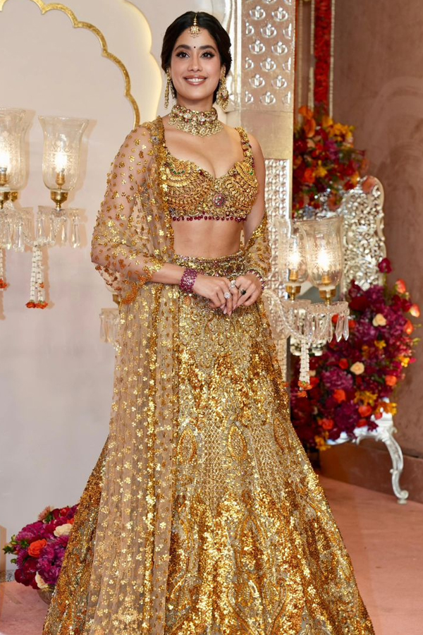 Celebs Wore Beautiful Ghagra And Lehenga For Radhika And Anant Wedding10