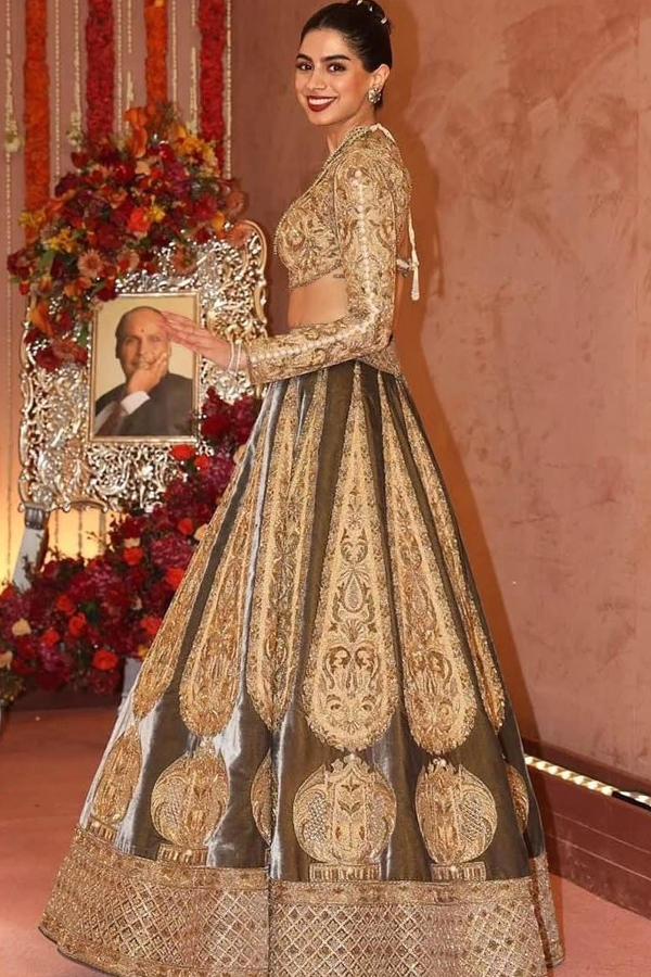 Celebs Wore Beautiful Ghagra And Lehenga For Radhika And Anant Wedding11