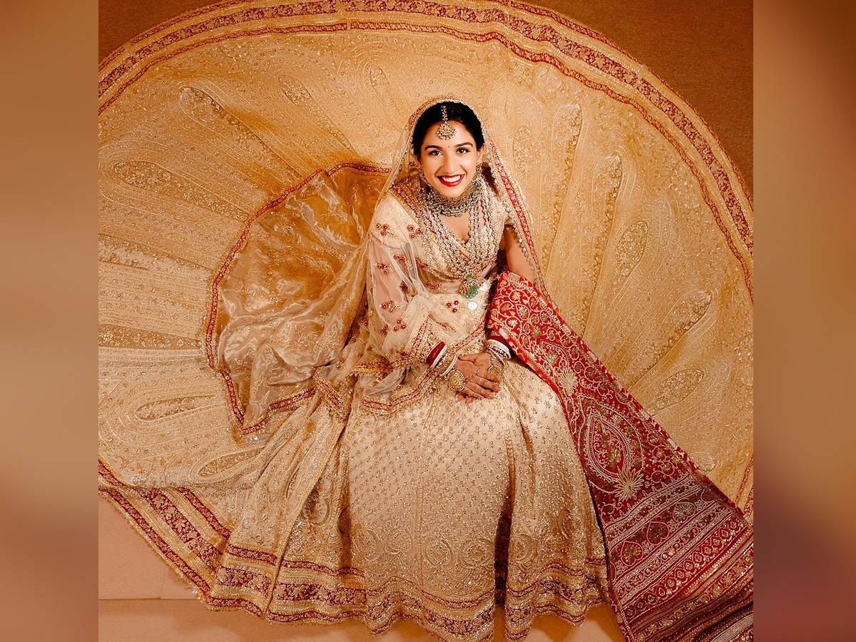 Bride Radhika Merchant Looks Like A Queen In Lehenga11