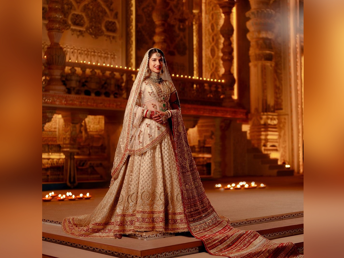 Bride Radhika Merchant Looks Like A Queen In Lehenga12