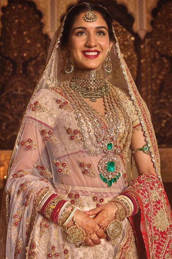 Bride Radhika Merchant Looks Like A Queen In Lehenga18