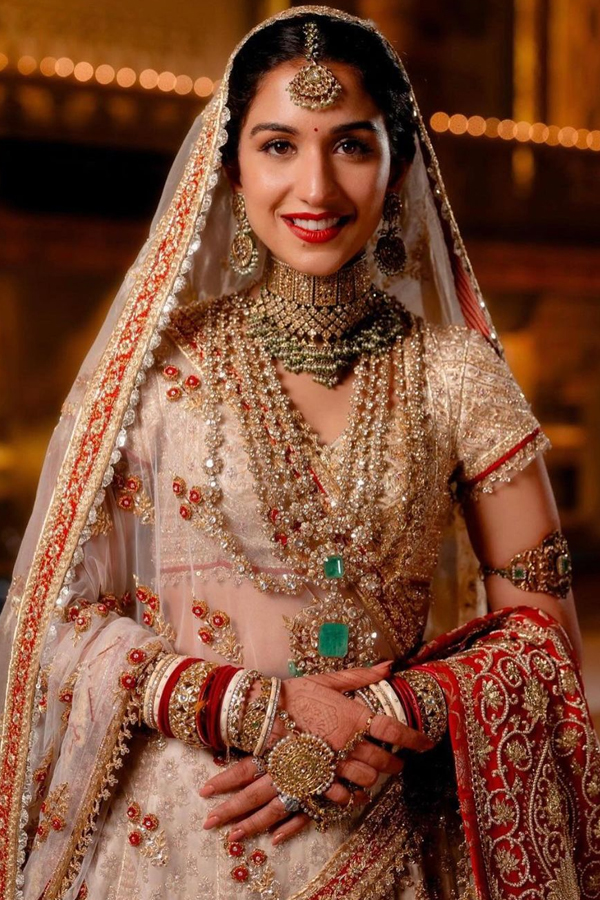 Bride Radhika Merchant Looks Like A Queen In Lehenga20