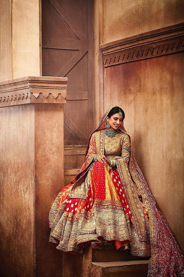 Bride Radhika Merchant Looks Like A Queen In Lehenga3