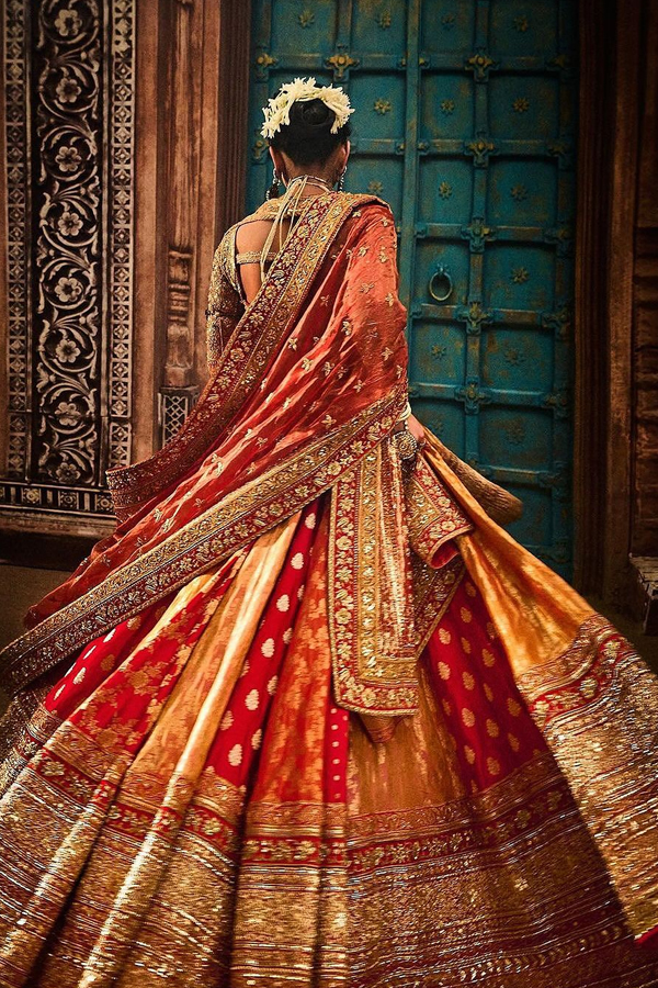 Bride Radhika Merchant Looks Like A Queen In Lehenga4