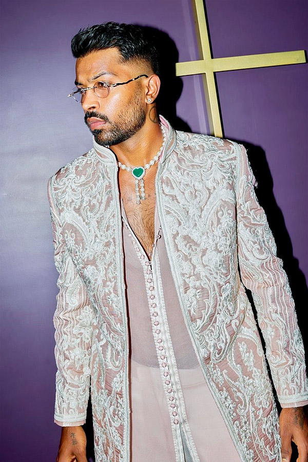 On A Night Full of love: Hardik Pandya At Anant Ambani Radhika Merchant Wedding Ceremony Photos6