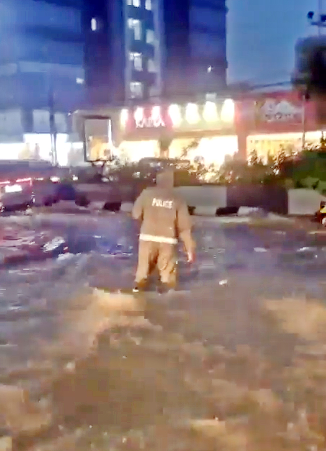 Heavy Rains At Hyderabad Photos7