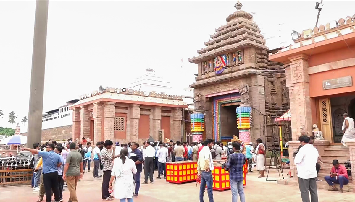 Jagannath Temple during reopening of the temple's Ratna Bhandar12