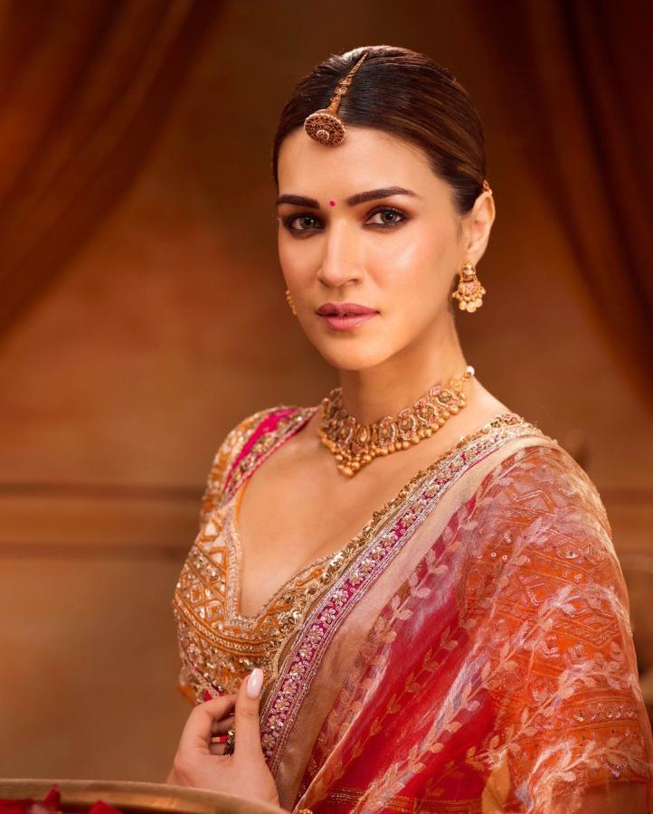 Adipurush Heroine Kriti Sanon Latest Photos Goes Viral On Social Media6