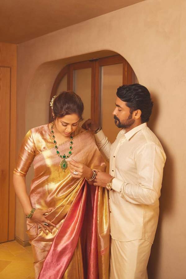 Beautiful Couple Surya And Jyotika Stunning Photos Viral8