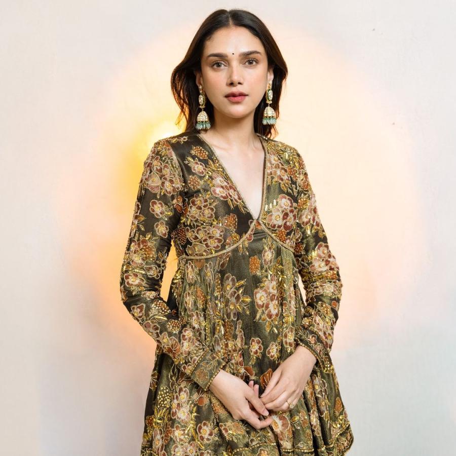 Indian Actress Aditi Rao Hydari Latest Photoshoot Stills Goes Viral3