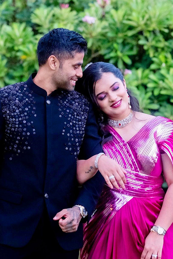 Suryakumar Yadav And His Wife Are Melting Hearts With Their Adorableness Photos2