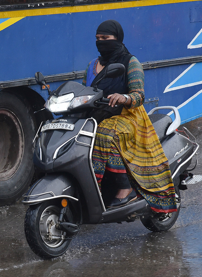 Heavy Rains In Andhra Pradesh: Photos33