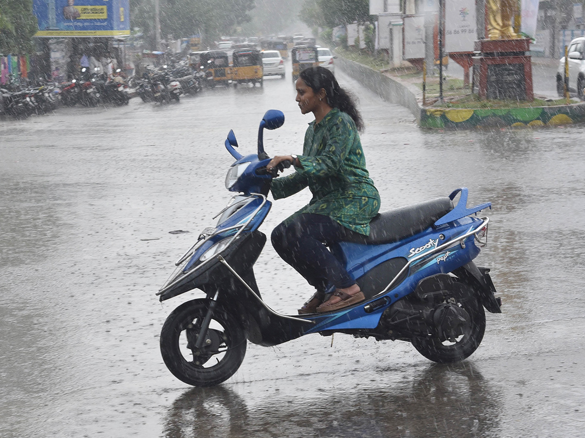 Heavy Rains In Andhra Pradesh: Photos34