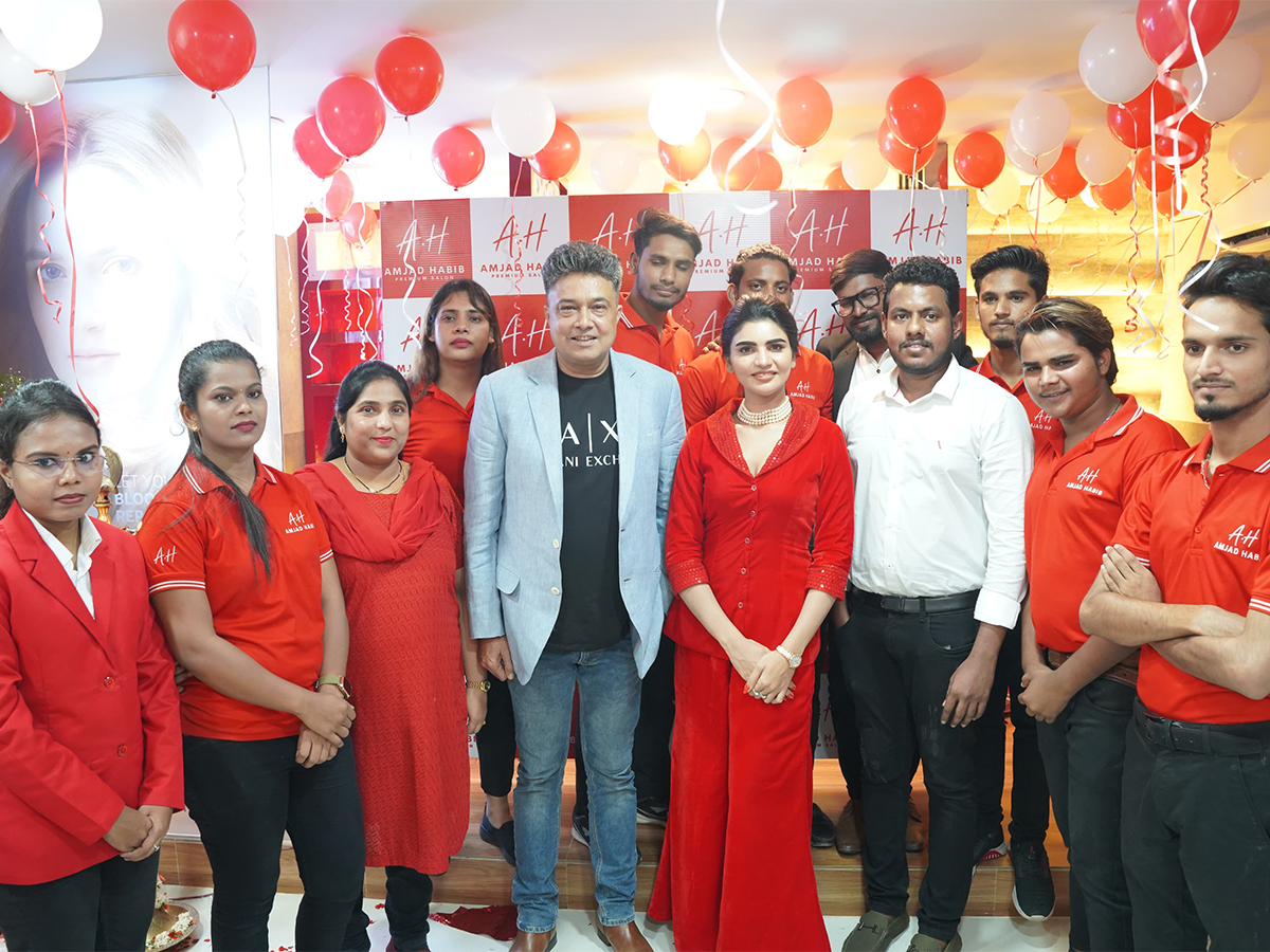 Vijayawada: Actress Varsha launched Amjad Habib Premium Salon Photos1