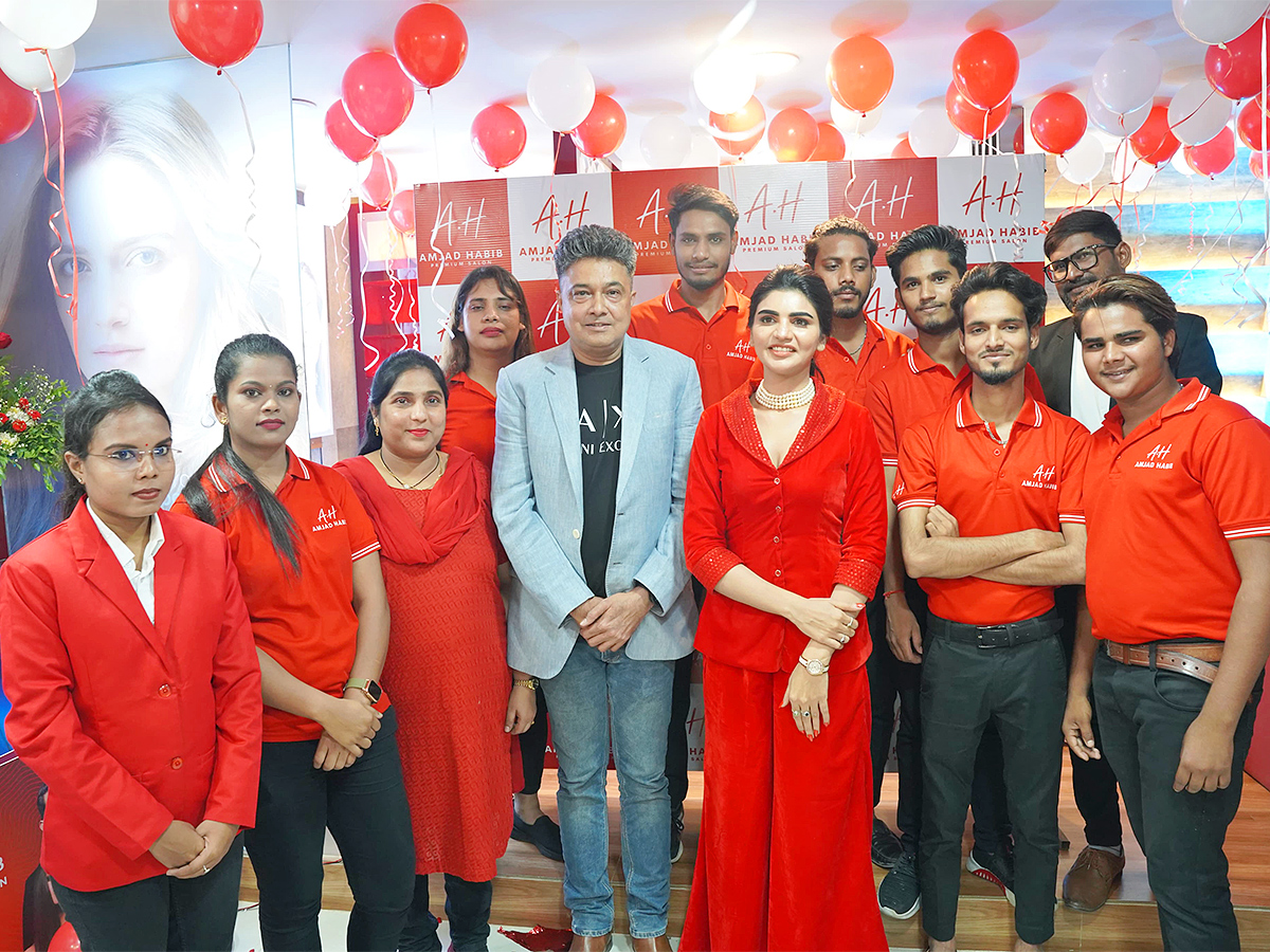 Vijayawada: Actress Varsha launched Amjad Habib Premium Salon Photos10