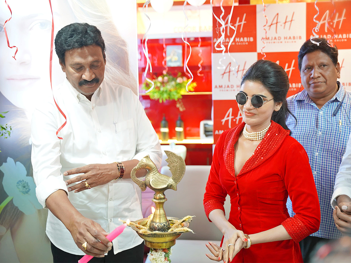 Vijayawada: Actress Varsha launched Amjad Habib Premium Salon Photos14