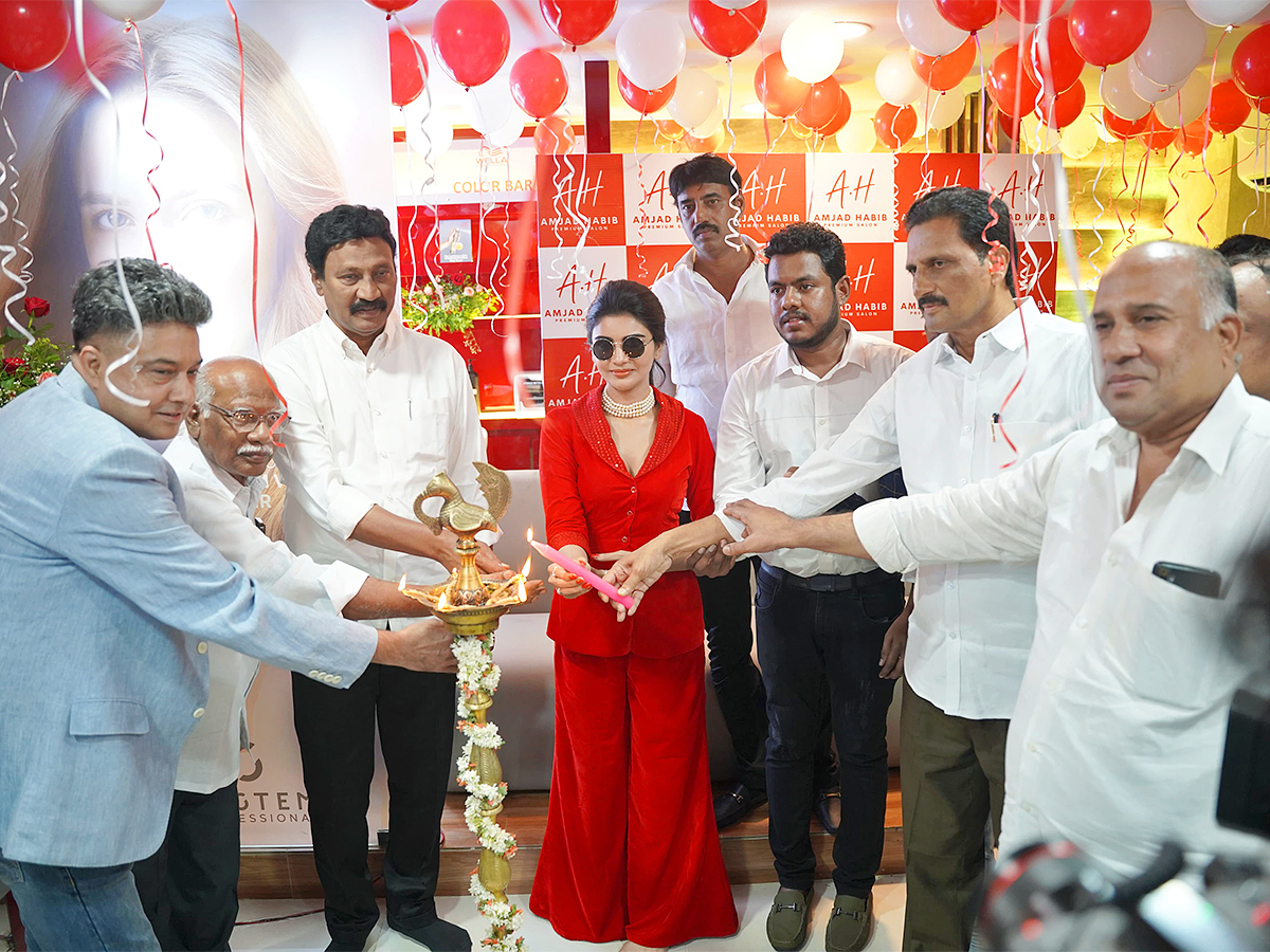 Vijayawada: Actress Varsha launched Amjad Habib Premium Salon Photos17