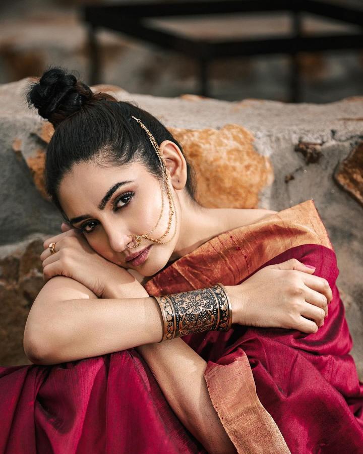 Kannada Actress And Model Ragini Dwivedi Photos Goes Viral In Social Media2