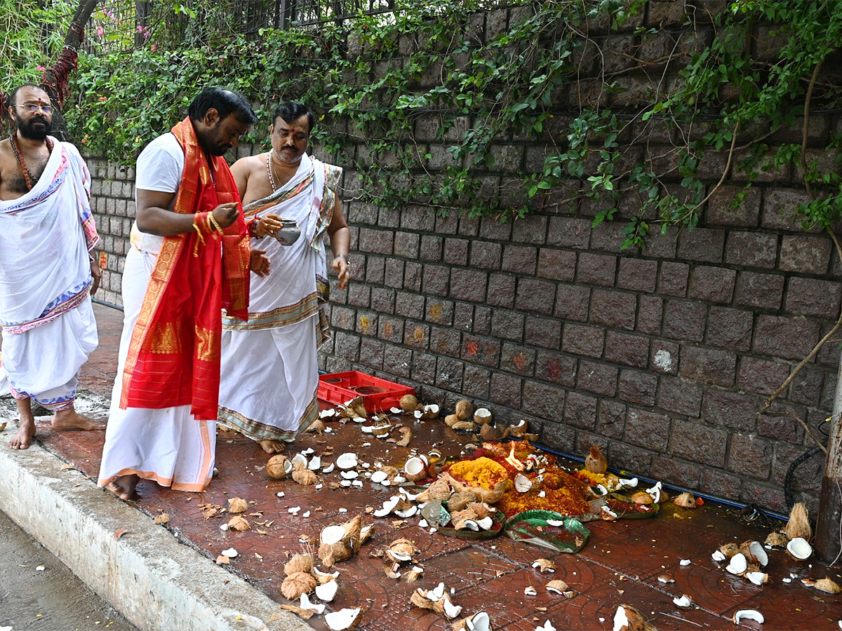 Shakambari Utsavalu Began In Jubilee Hills Peddamma Thalli Temple7