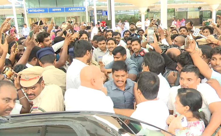 YS Jagan Receives Grand Welcome at Gannavaram Airport Photos8