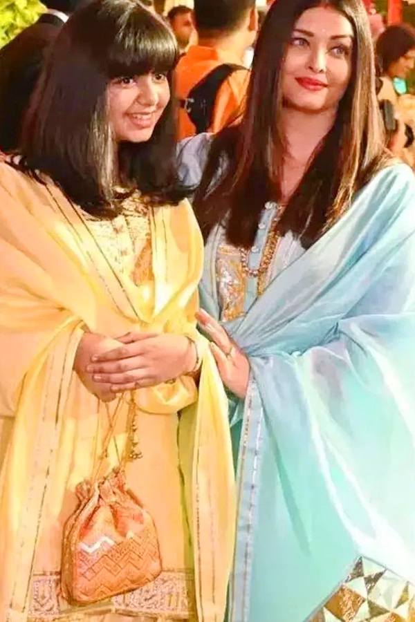 Aishwarya Rai and daughter Aaradhya Latest photos Goes Viral In Social Media 20