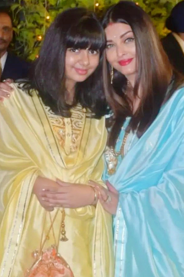 Aishwarya Rai and daughter Aaradhya Latest photos Goes Viral In Social Media 22