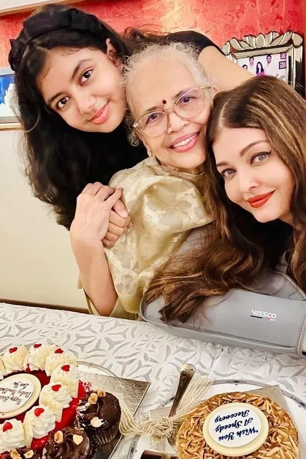 Aishwarya Rai and daughter Aaradhya Latest photos Goes Viral In Social Media 31