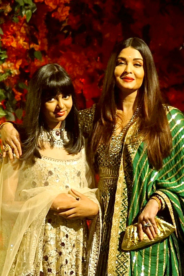 Aishwarya Rai and daughter Aaradhya Latest photos Goes Viral In Social Media 16