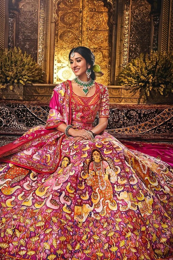 Radhika Merchant Looks Elegant In Handmade Lehenga9