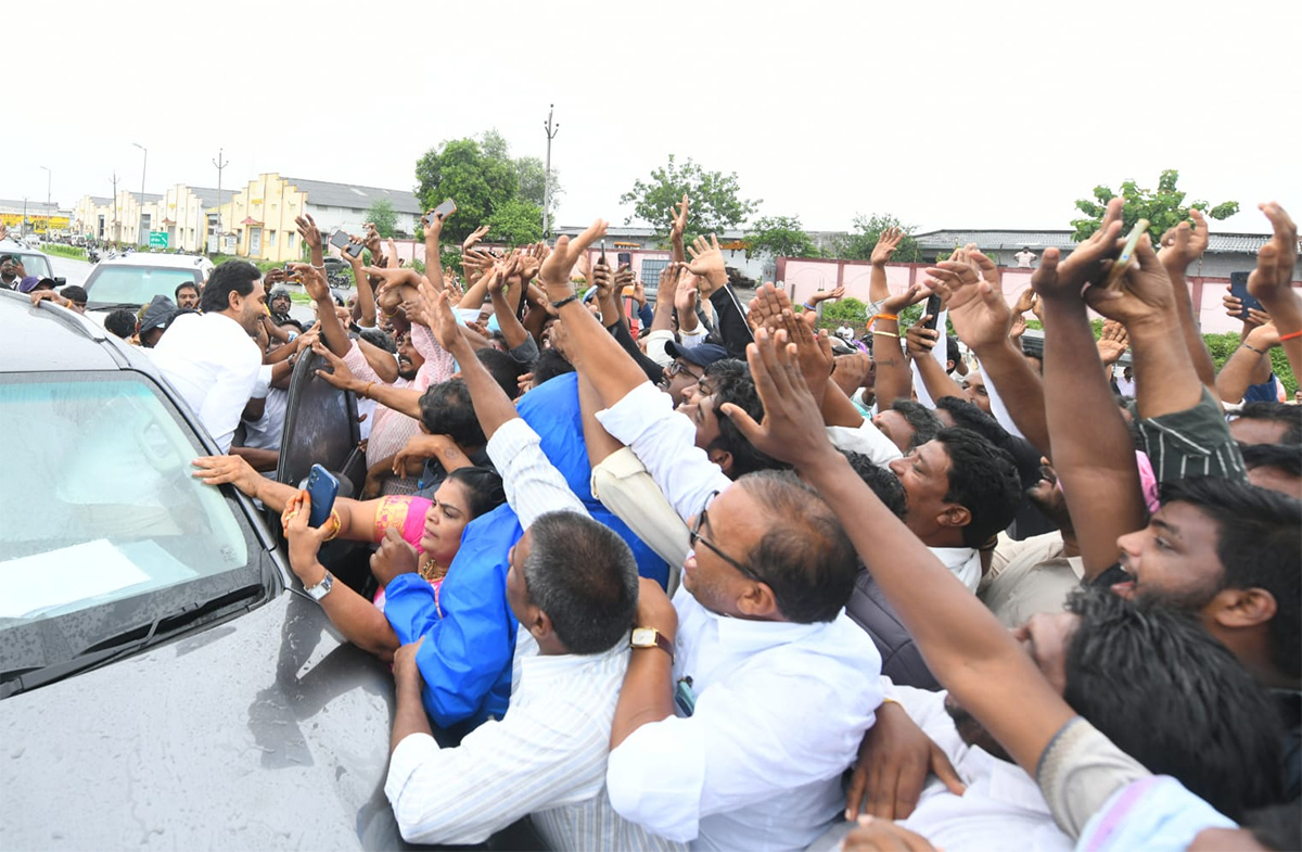  YS Jagan Vinukonda Tour Photos1