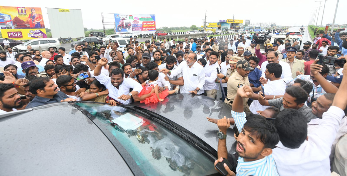  YS Jagan Vinukonda Tour Photos3