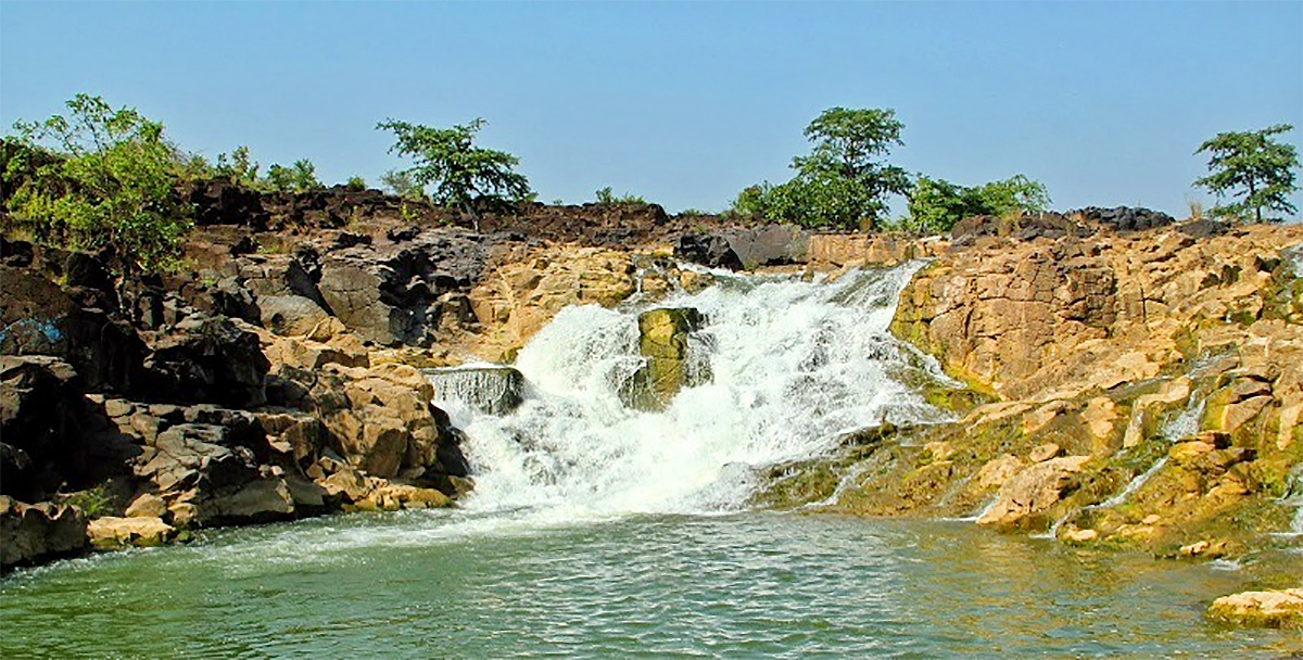 Top 12 amazing waterfalls in Telangana Photos5