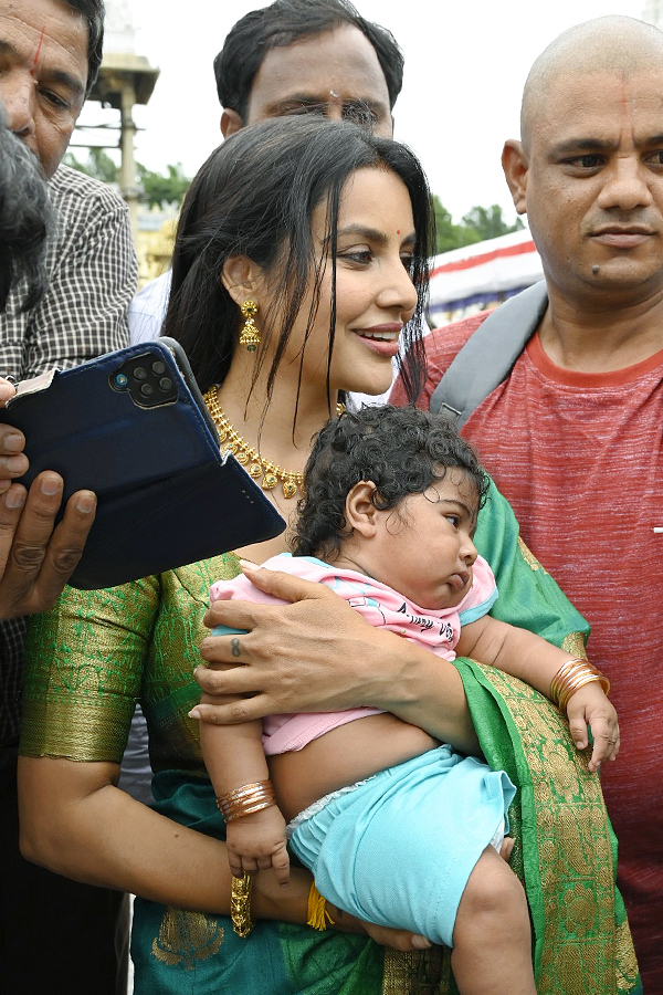 Actress Priya Anand Visits Visits Tirumala Tirupati Devasthanam Photos8