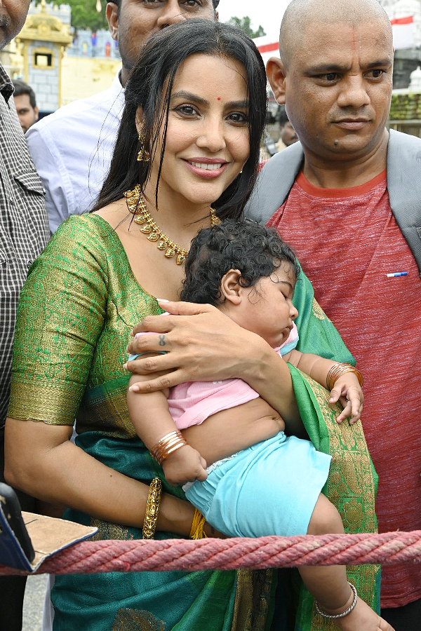 Actress Priya Anand Visits Visits Tirumala Tirupati Devasthanam Photos9