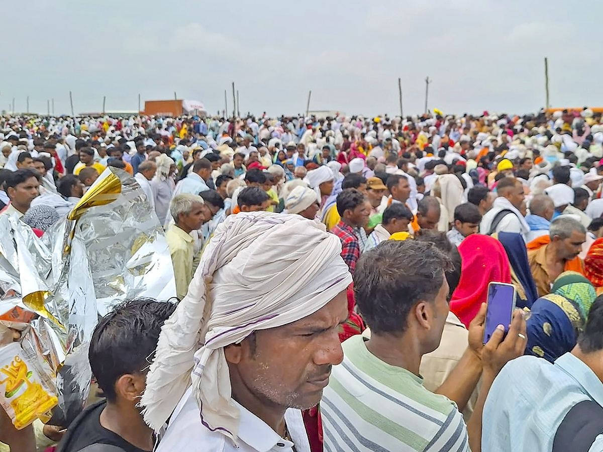 Dozens killed in stampede at India religious event Photos1