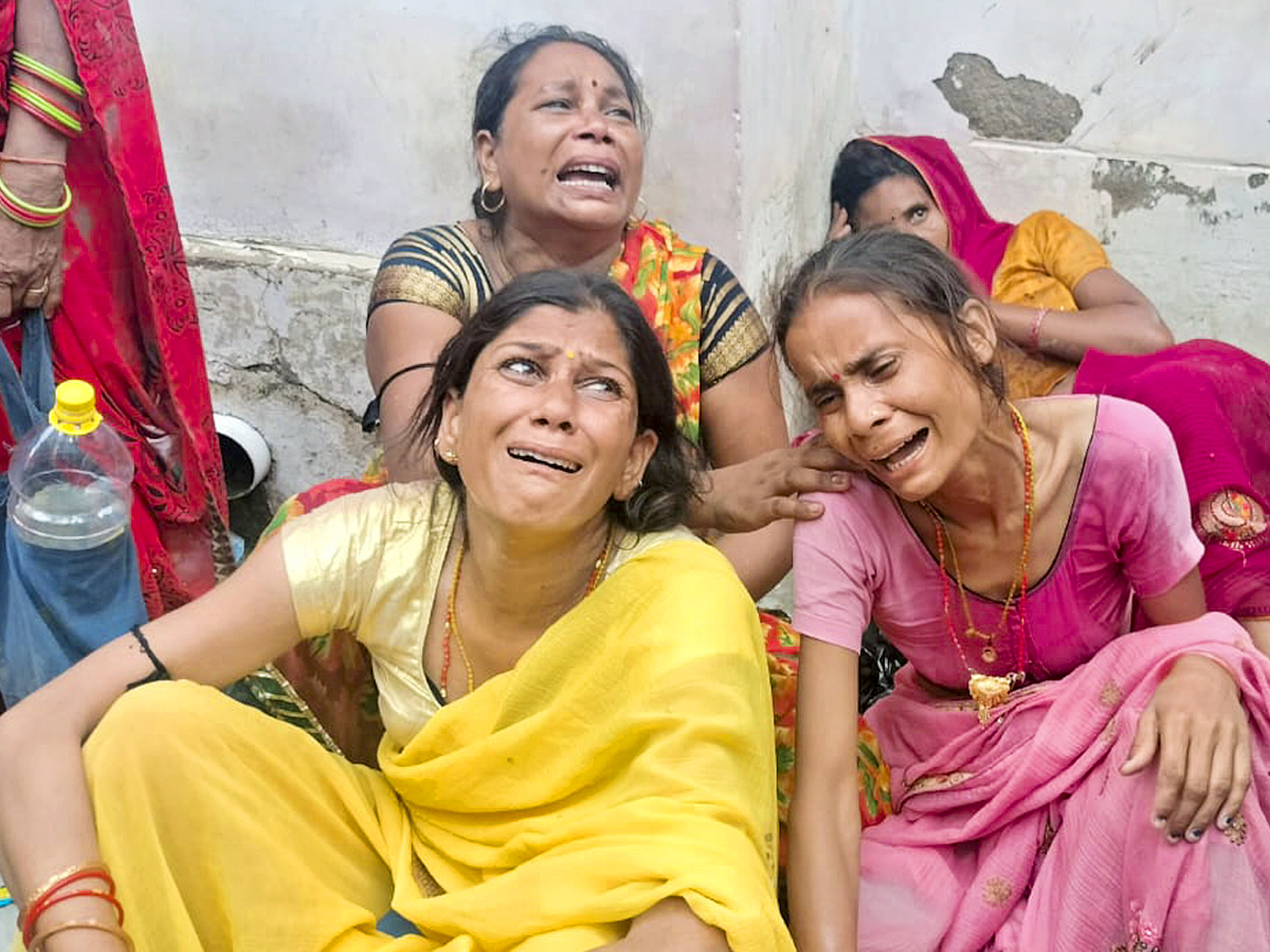 Dozens killed in stampede at India religious event Photos8