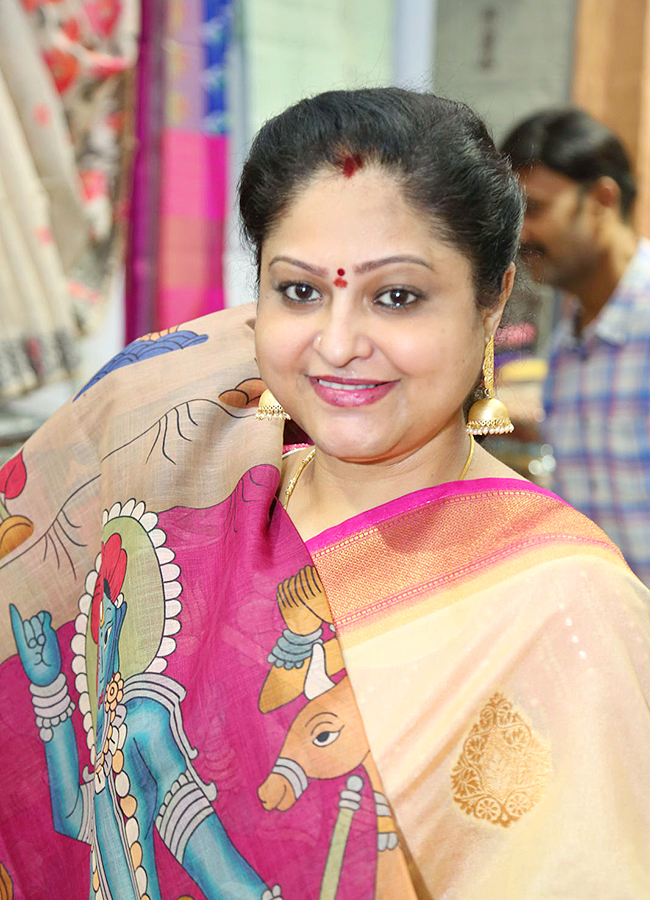 Actress Raasi Inaugurated Silk Of India Handloom Expo at hyderabad9