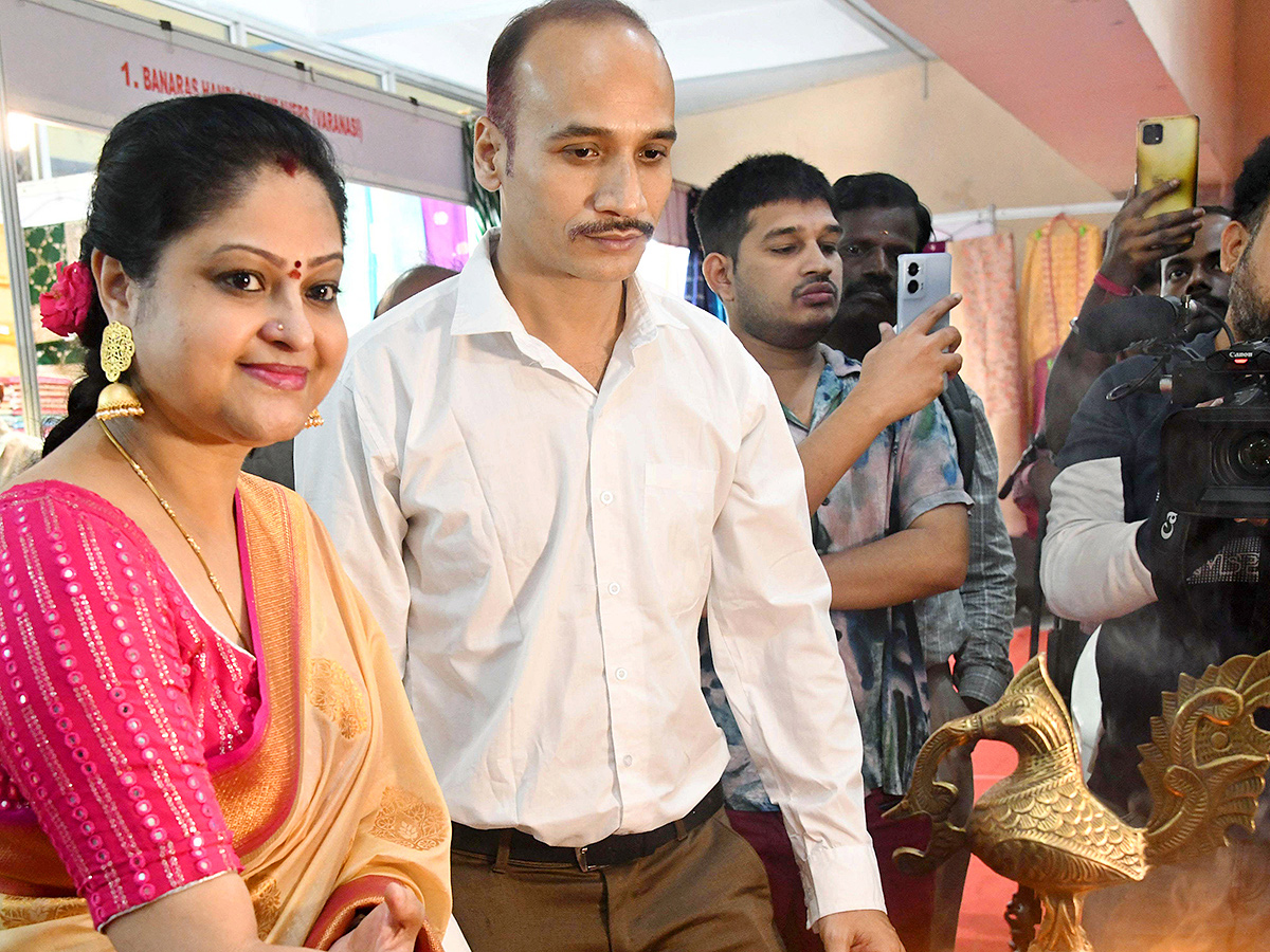 Actress Raasi Inaugurated Silk Of India Handloom Expo at hyderabad10