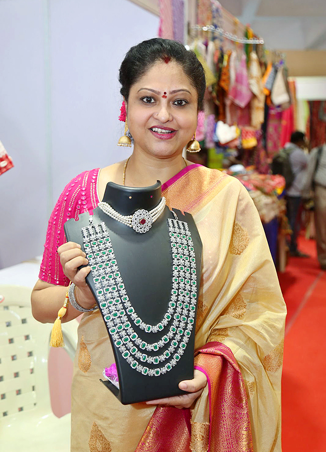 Actress Raasi Inaugurated Silk Of India Handloom Expo at hyderabad13