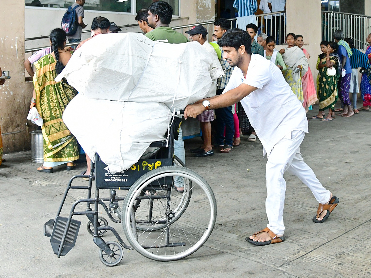 Heavy Devotees At Simhachalam Giri Pradakshina Photos8