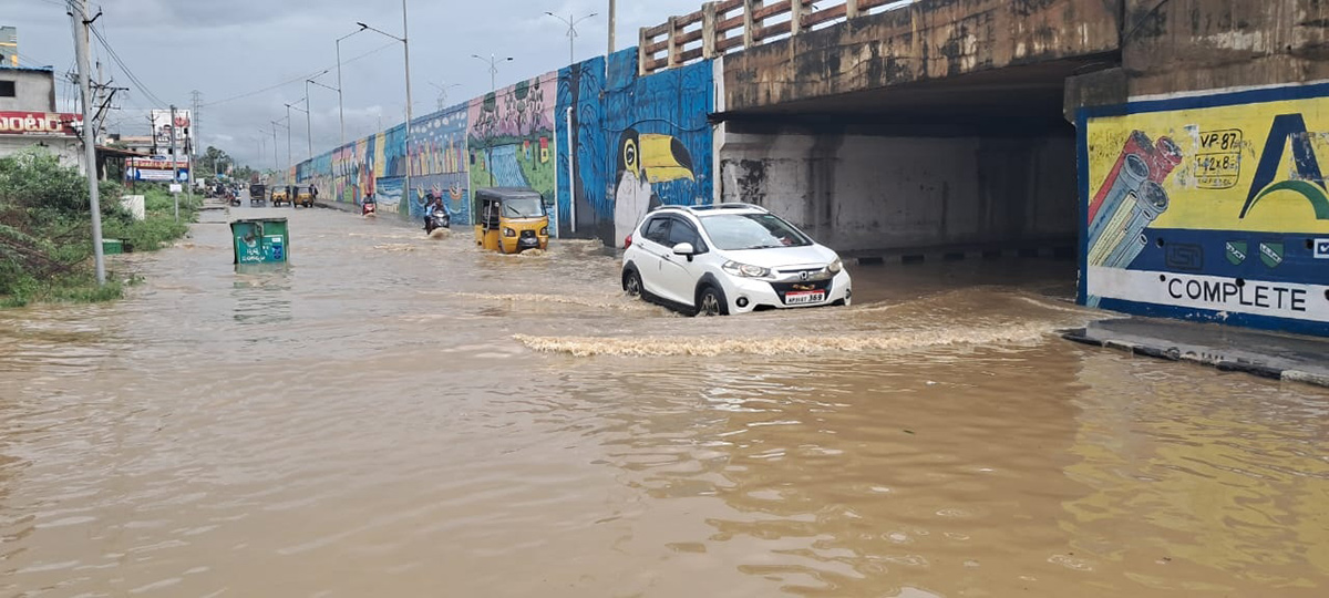 heavy rain in visakhapatnam photos14