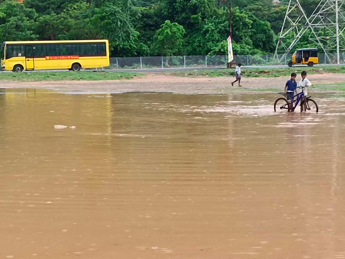 heavy rain in visakhapatnam photos22